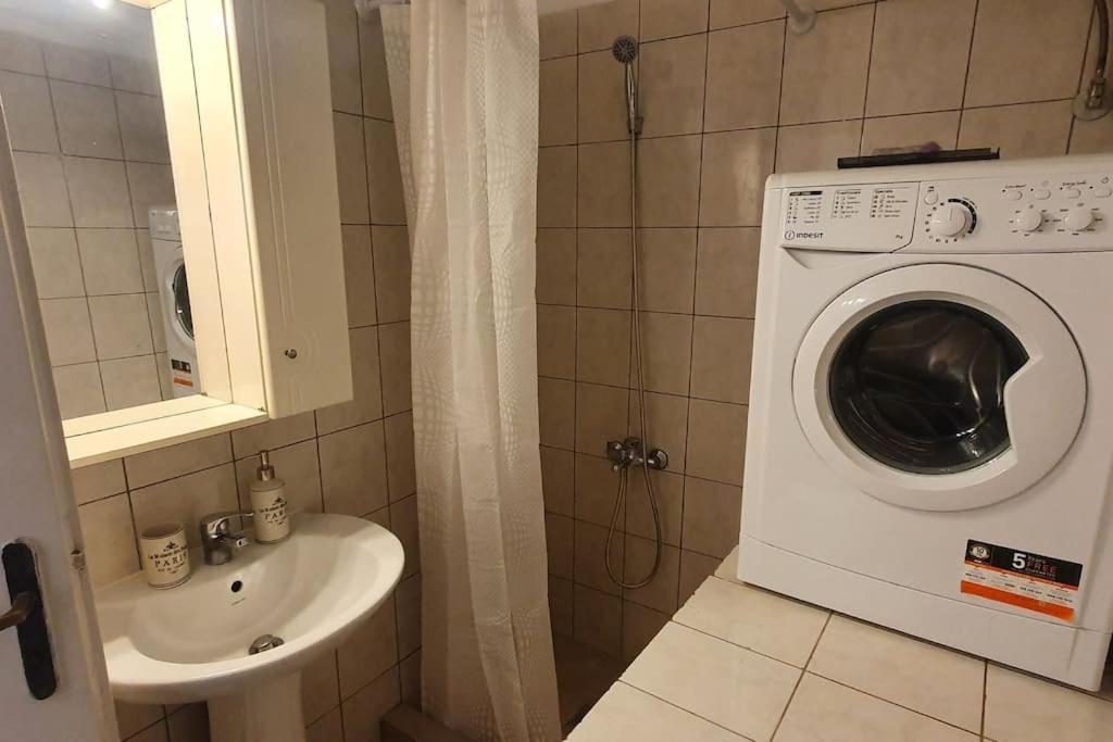 Spacious Beauty In Athens, 55M2, Metro 7' Luaran gambar